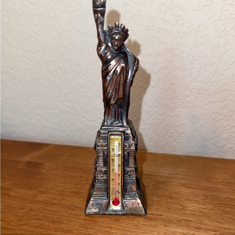 VTG 1970's Statue of Liberty NY Thermometer Souvenir 6" Metal
Copper Tone WORKS